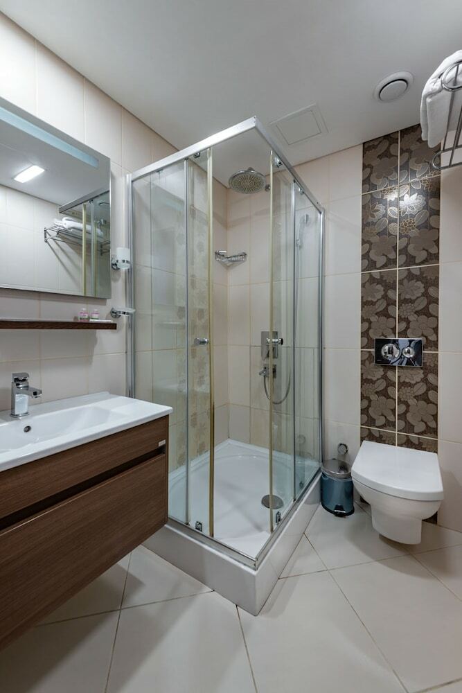 Aristocrat Hotel