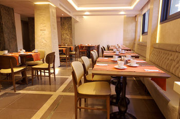 Peyk Hotel