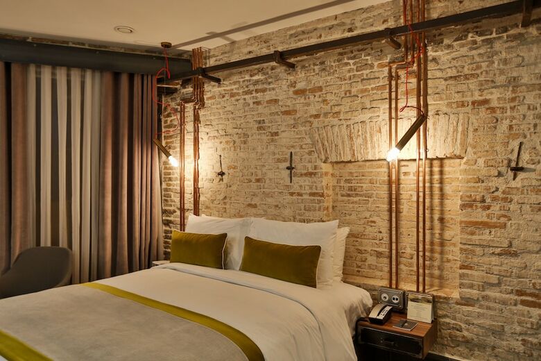 Hotel The Public