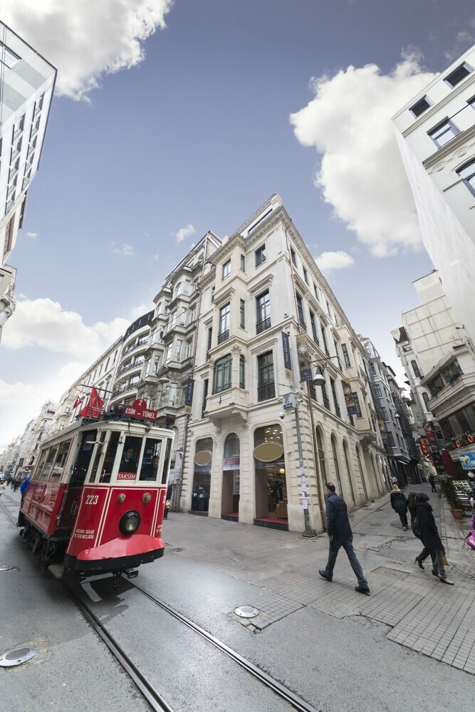 Hotel The Public