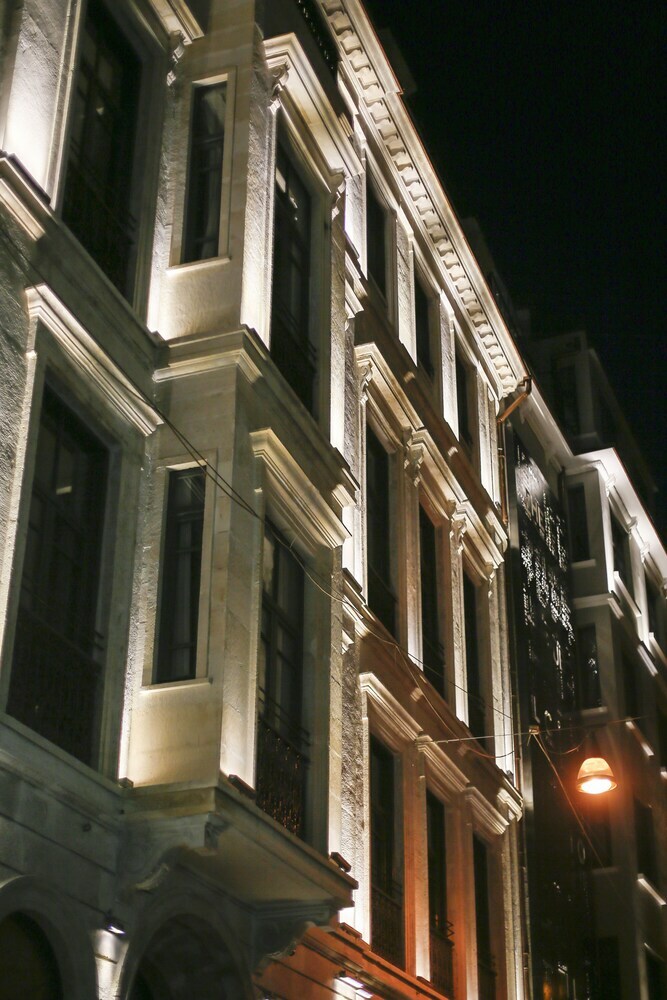 Hotel The Public