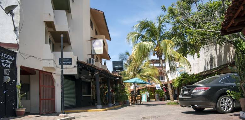 Aparthotel Isabel Suites Zihuatanejo