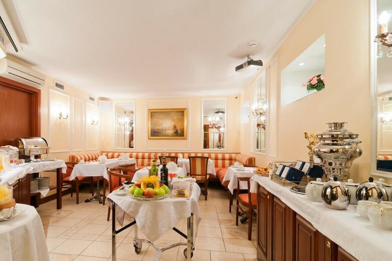 Tradition Hotel