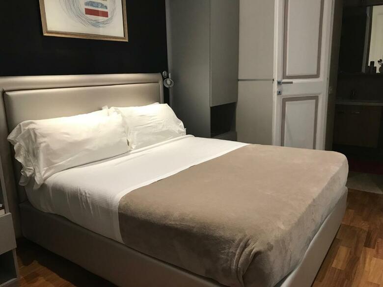 Hotel Luxury On The River