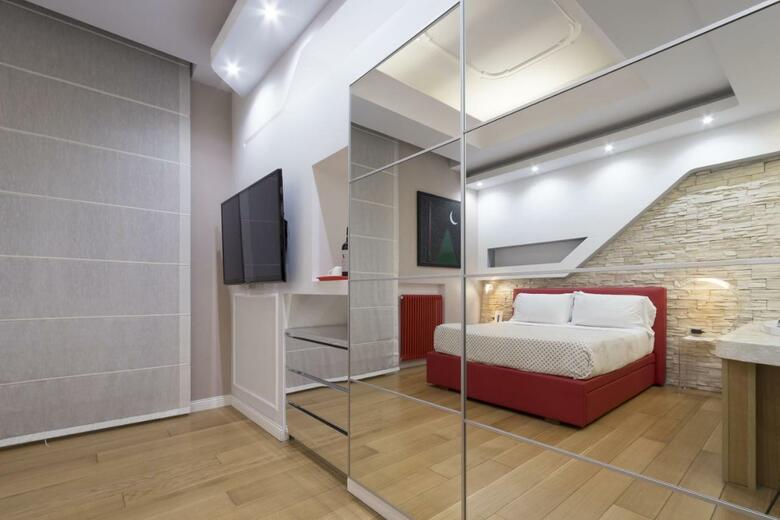 Hotel Luxury On The River