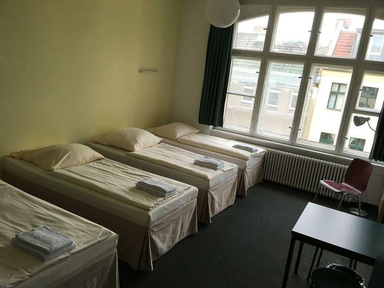 Hotel 103