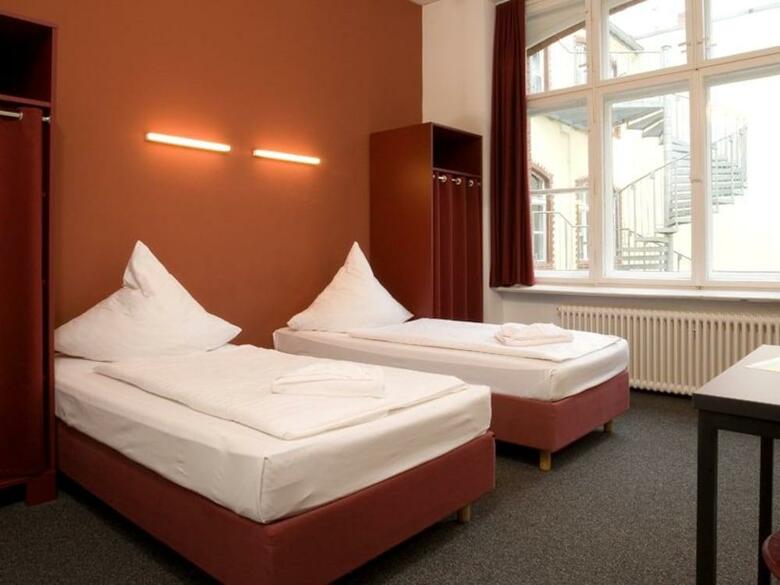 Hotel 103