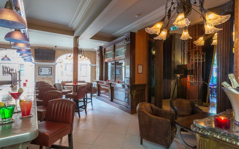 Trinity City Hotel