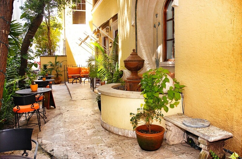Impala Hotel