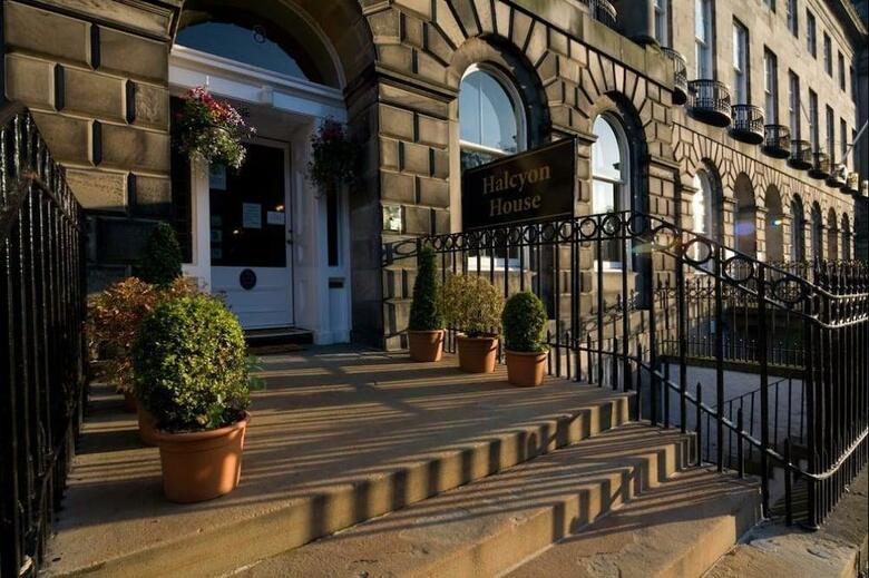 Hotel Halcyon House