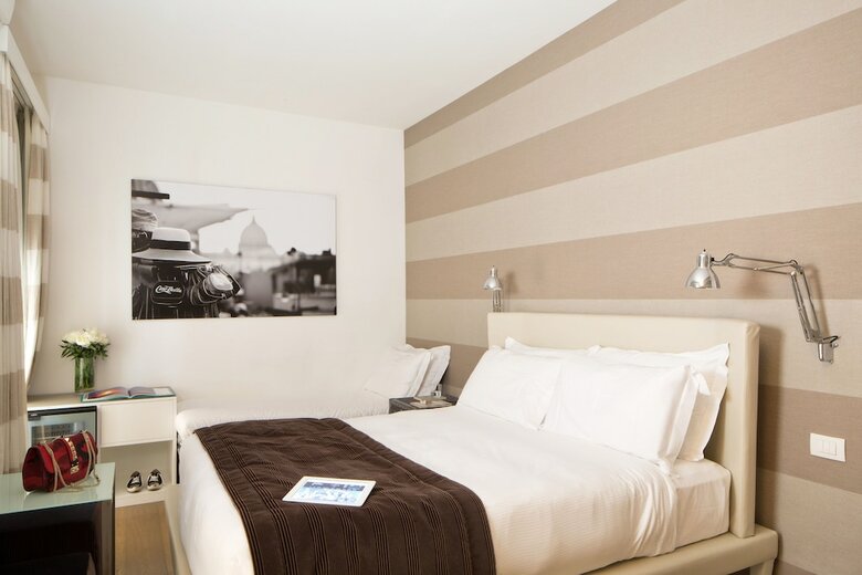 Hotel Via Del Corso Home