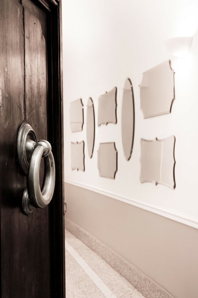 Hotel Via Del Corso Home