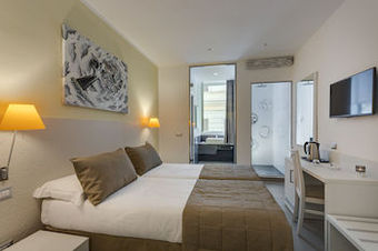 Hostal Trevi Palace Hotel