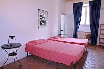 Orsa Maggiore Hostel - Caters To Women