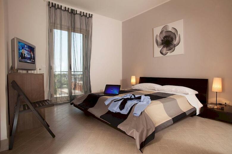 Radio Hotel