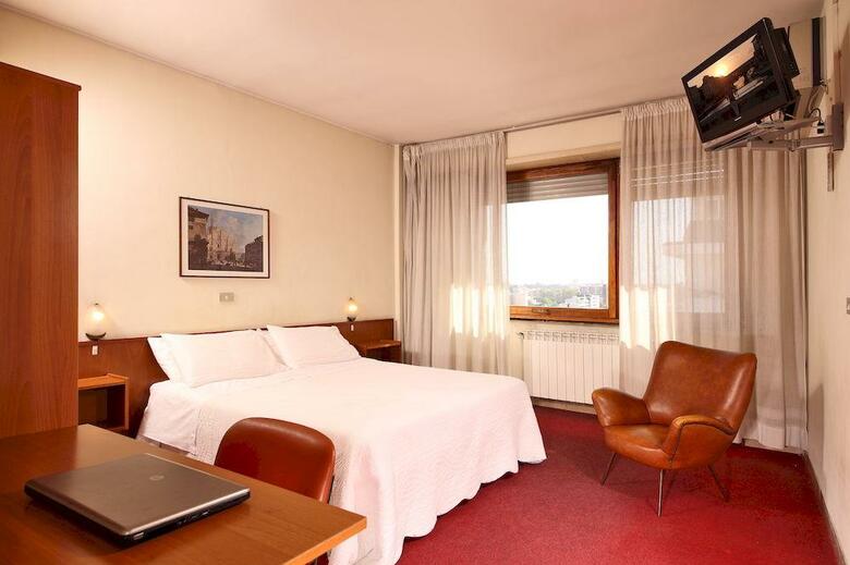 Radio Hotel