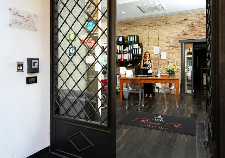 Hotel Borgo Pio Suites Inn