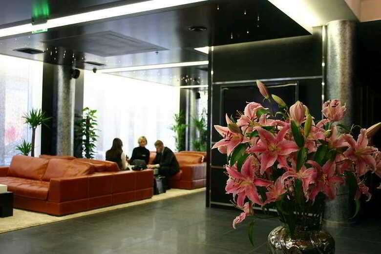 Royal Square Hotel & Suites