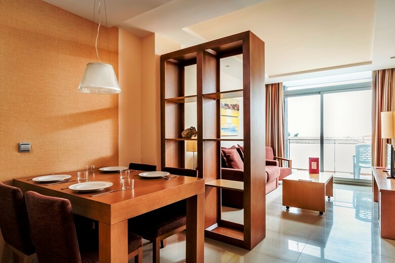 Hotel Exe Cunit Suites & Spa