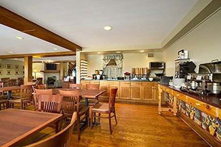 Hotel Travelodge Suites New Glasgow