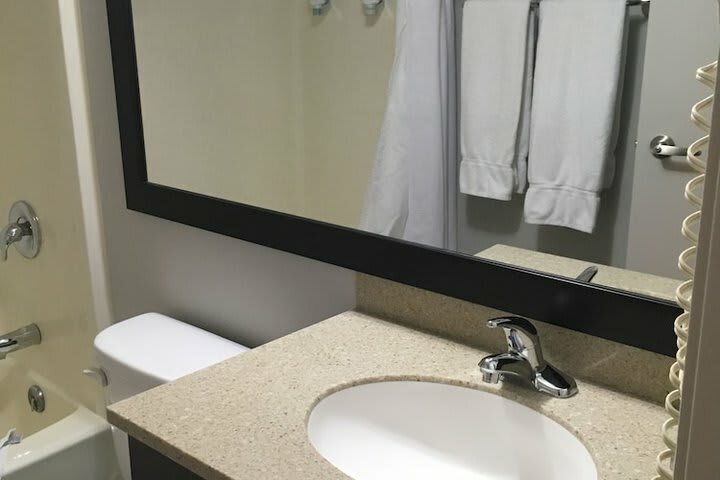 Hotel Travelodge Suites New Glasgow
