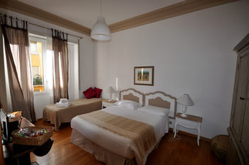 Hotel Tevere Home