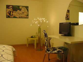 Bed & Breakfast Stay At Rome