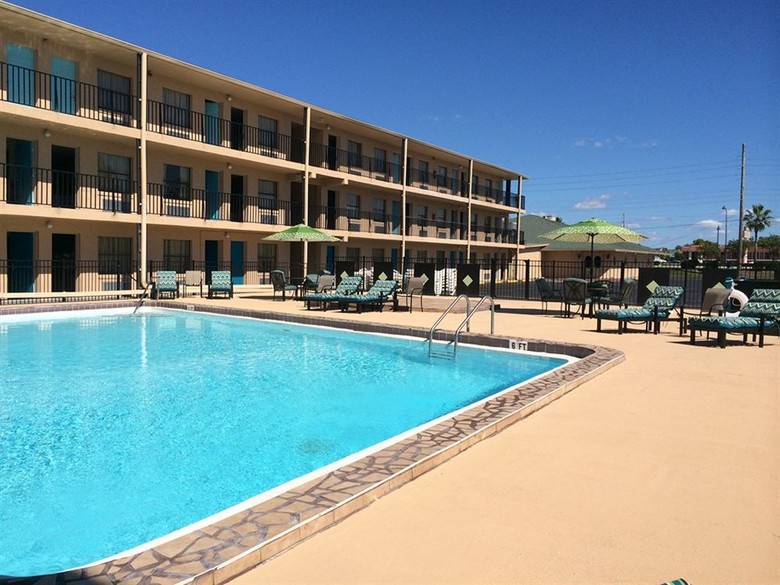 Hotel Seasons Florida Resort