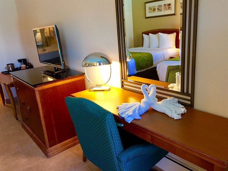 Hotel Seasons Florida Resort