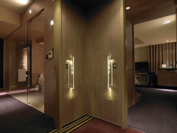 Hotel Quote (t Room)