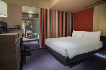 Hotel Quote (t Room)