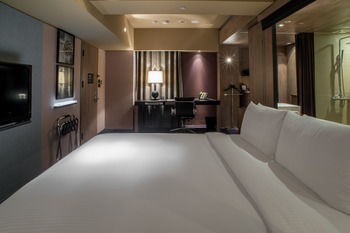 Hotel Quote (t Room)