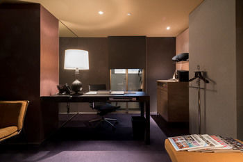 Hotel Quote (t Room)