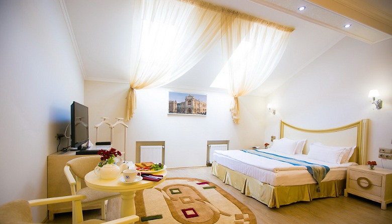 Metro Hotel Apartments