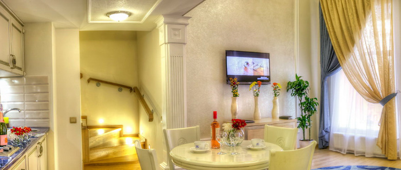 Metro Hotel Apartments