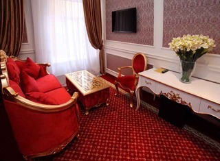 Royal Grand Hotel