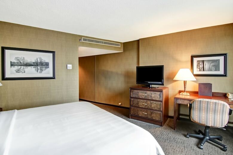 Chateau Lacombe Hotel