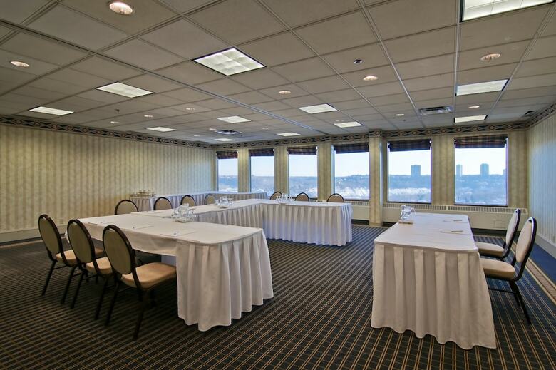 Chateau Lacombe Hotel