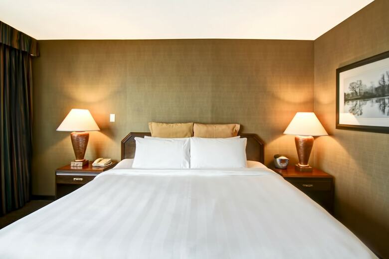 Chateau Lacombe Hotel
