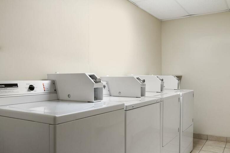 Hotel Travelodge Edmonton South