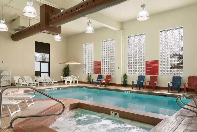 Hotel Travelodge Edmonton South