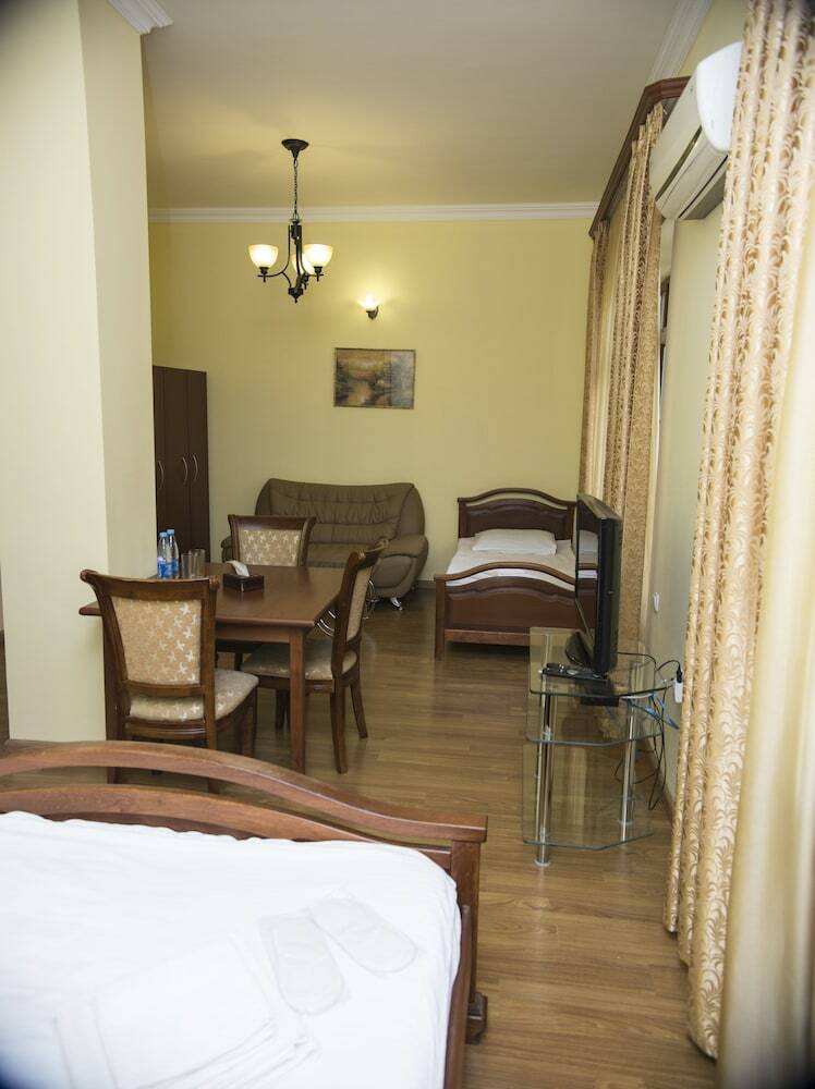 Hotel Capital