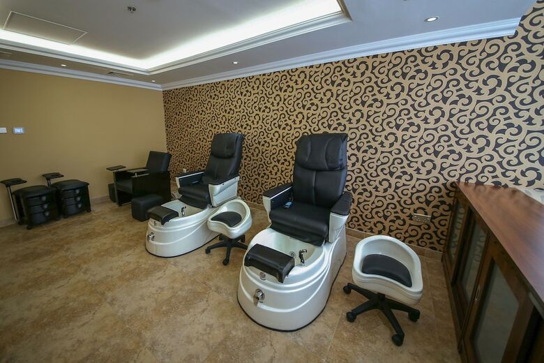 Ivory Grand Hotel Apartments