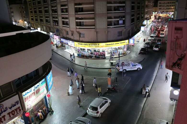 Grand Sina Hotel