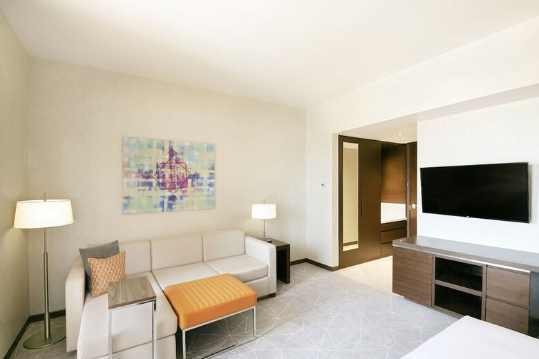 Hotel Hyatt Place Dubai Baniyas Square