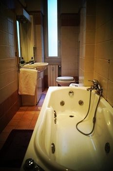 B&B I Am Here - Central Station
