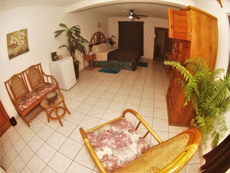 Albergue Hostal Casa Blanca
