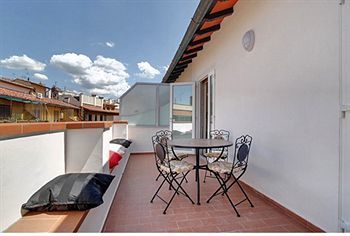 Hostal Florentia Suites