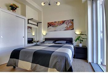 Hostal Florentia Suites