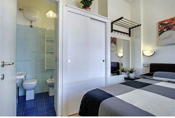 Hostal Florentia Suites